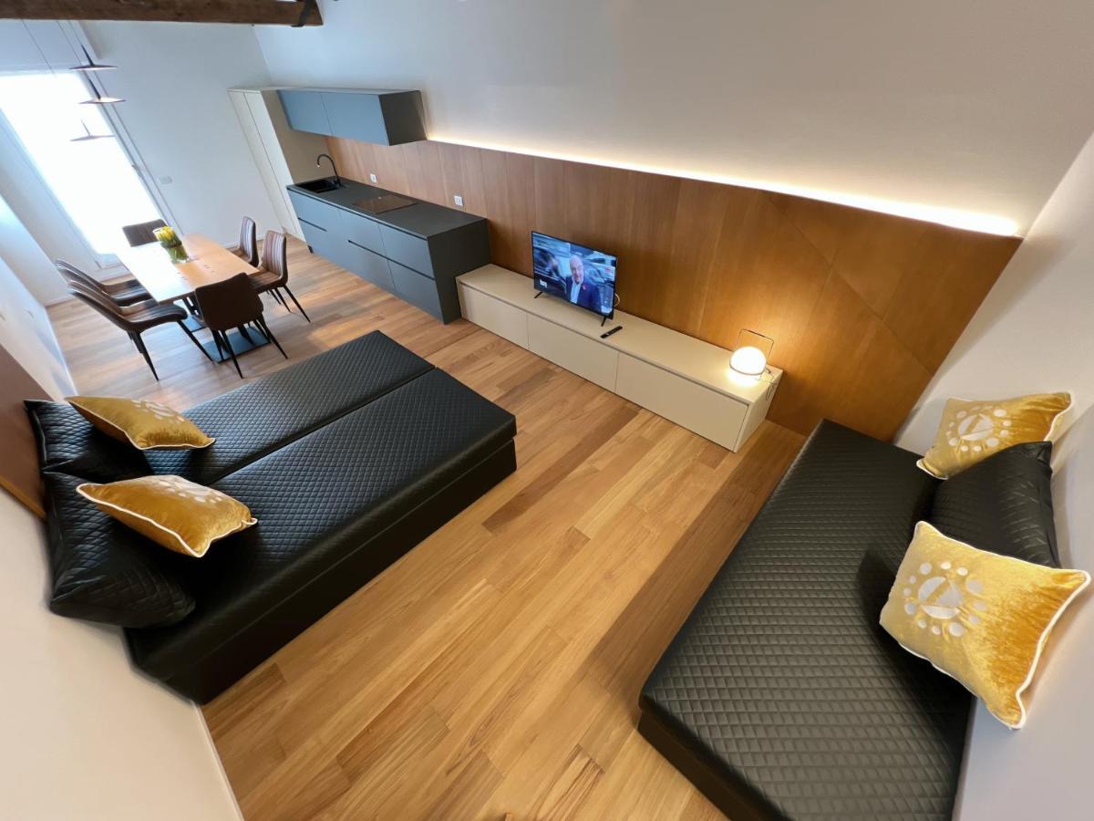 Attico Vivit 60 Apartment เมสเตร ภายนอก รูปภาพ